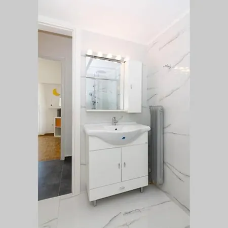 Sunlit 2br Oasis In Metaxourghio 3min From Metro Apartment *