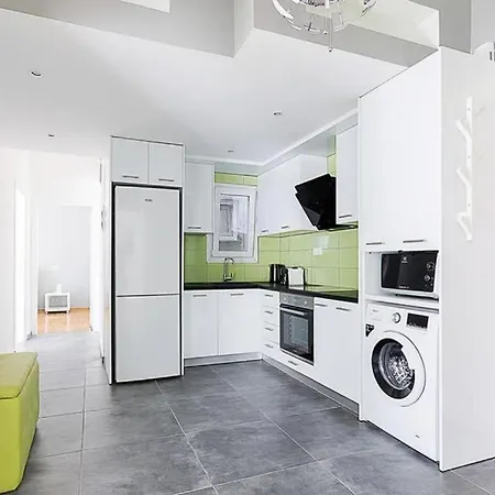 Sunlit 2br Oasis In Metaxourghio 3min From Metro Apartment